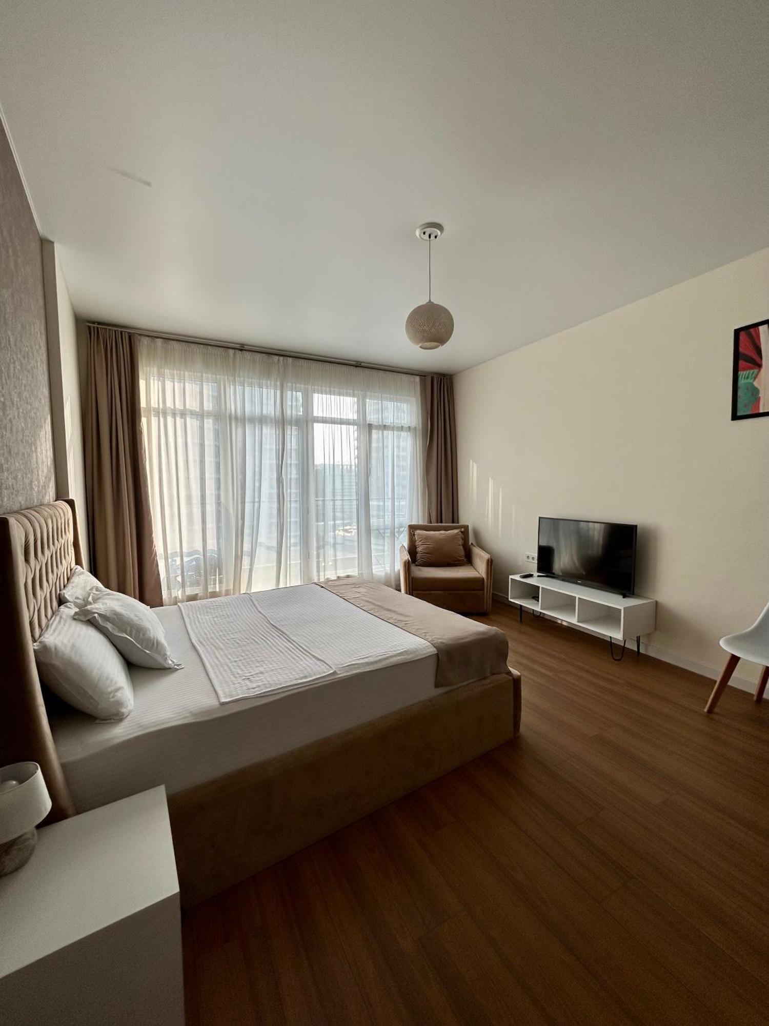 White Apartment Batumi Eksteriør billede