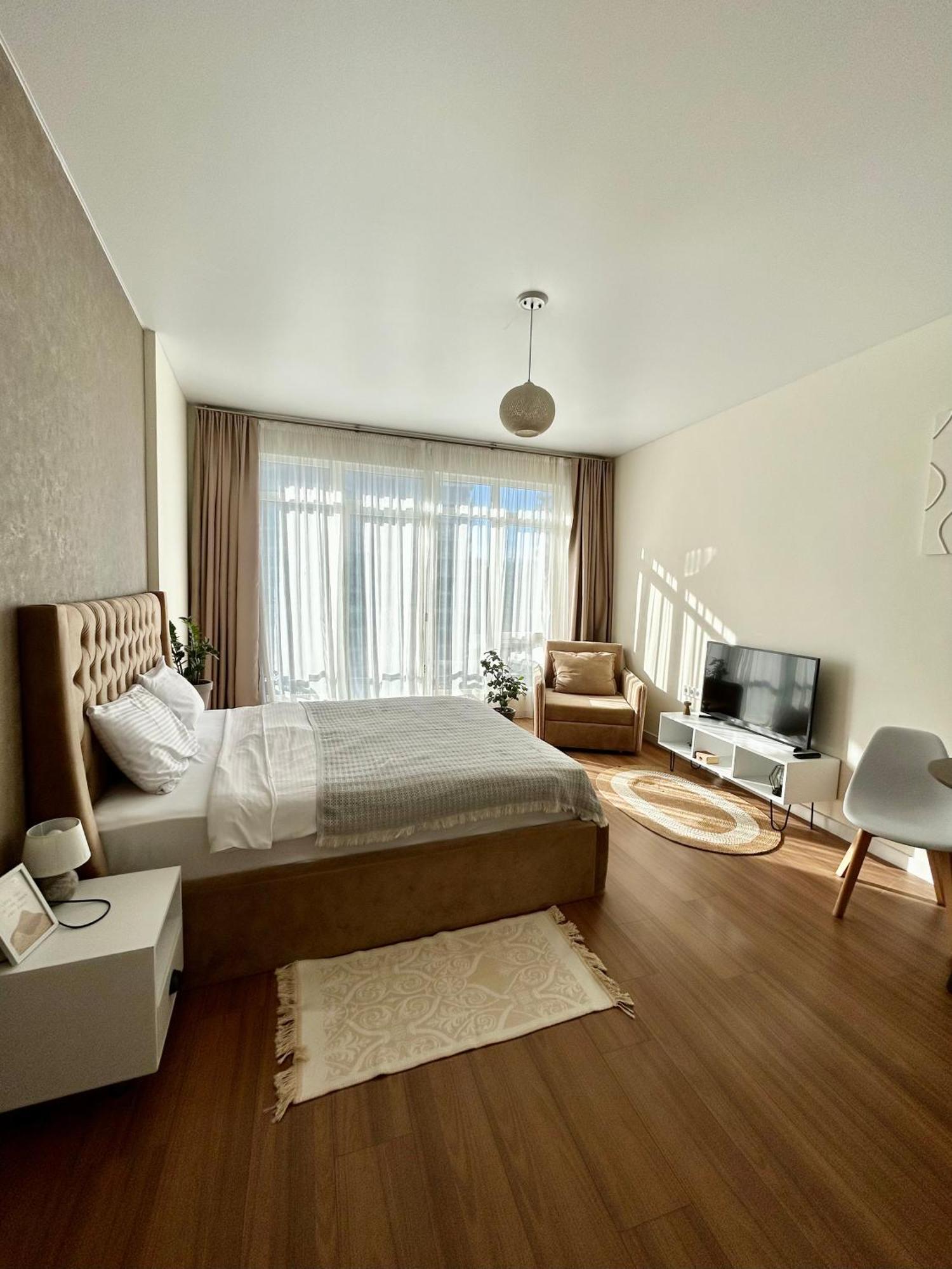 White Apartment Batumi Eksteriør billede